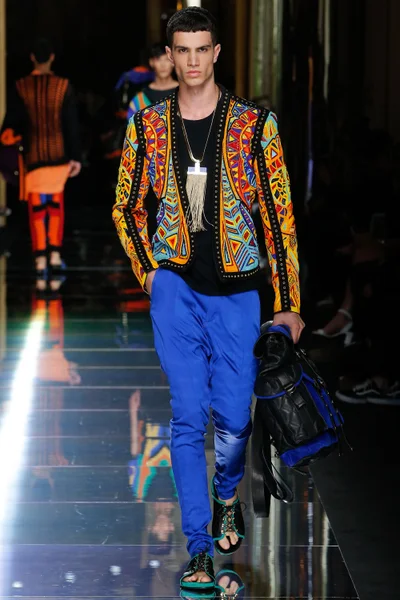 Look 43